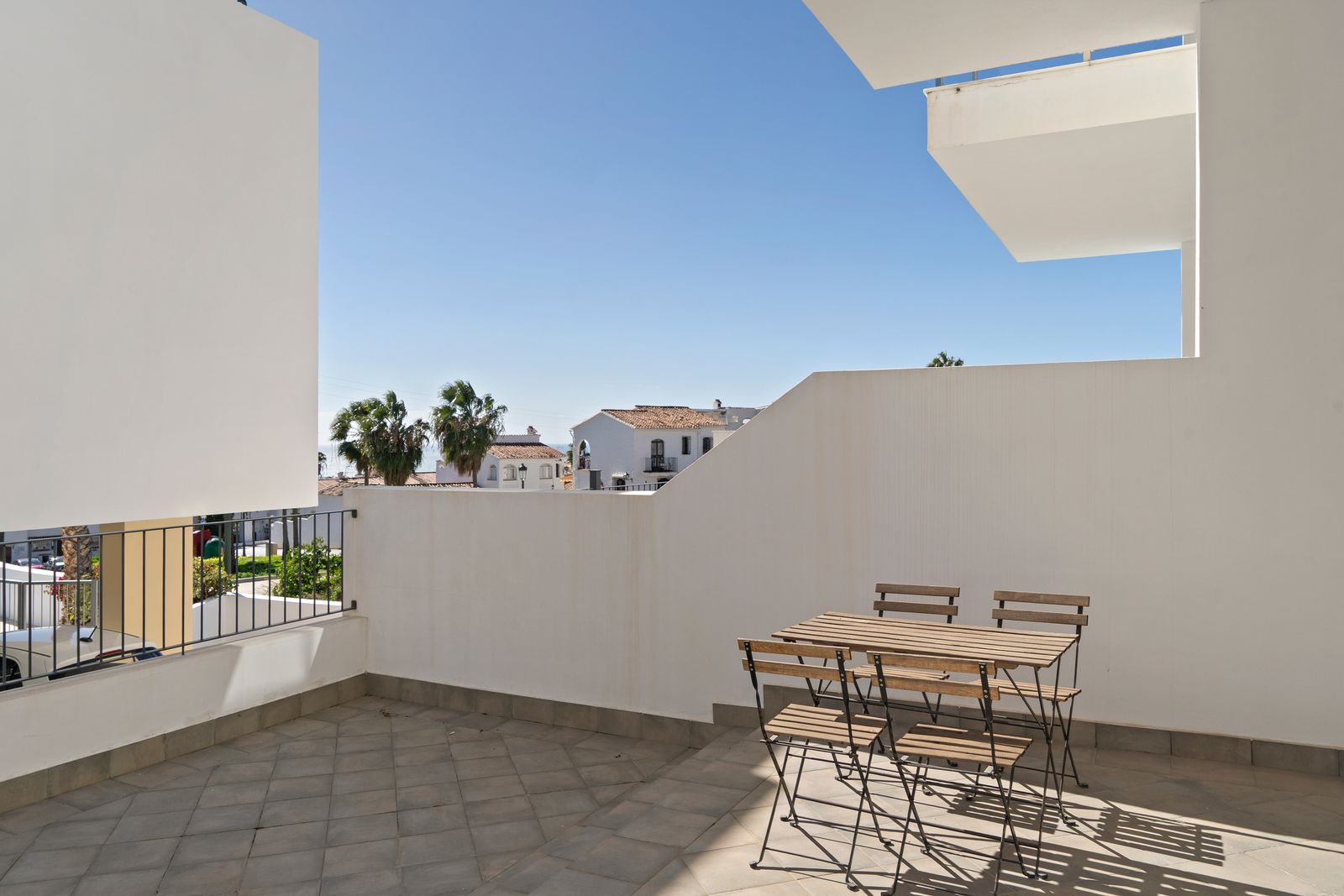 Chalet adosado con piscina privada y vistas al mar en Nerja